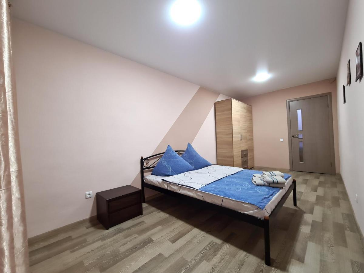 3-Room Apartment Near Inturist On Sobornyi Avenue 156, By Grandhome Запорожье Экстерьер фото